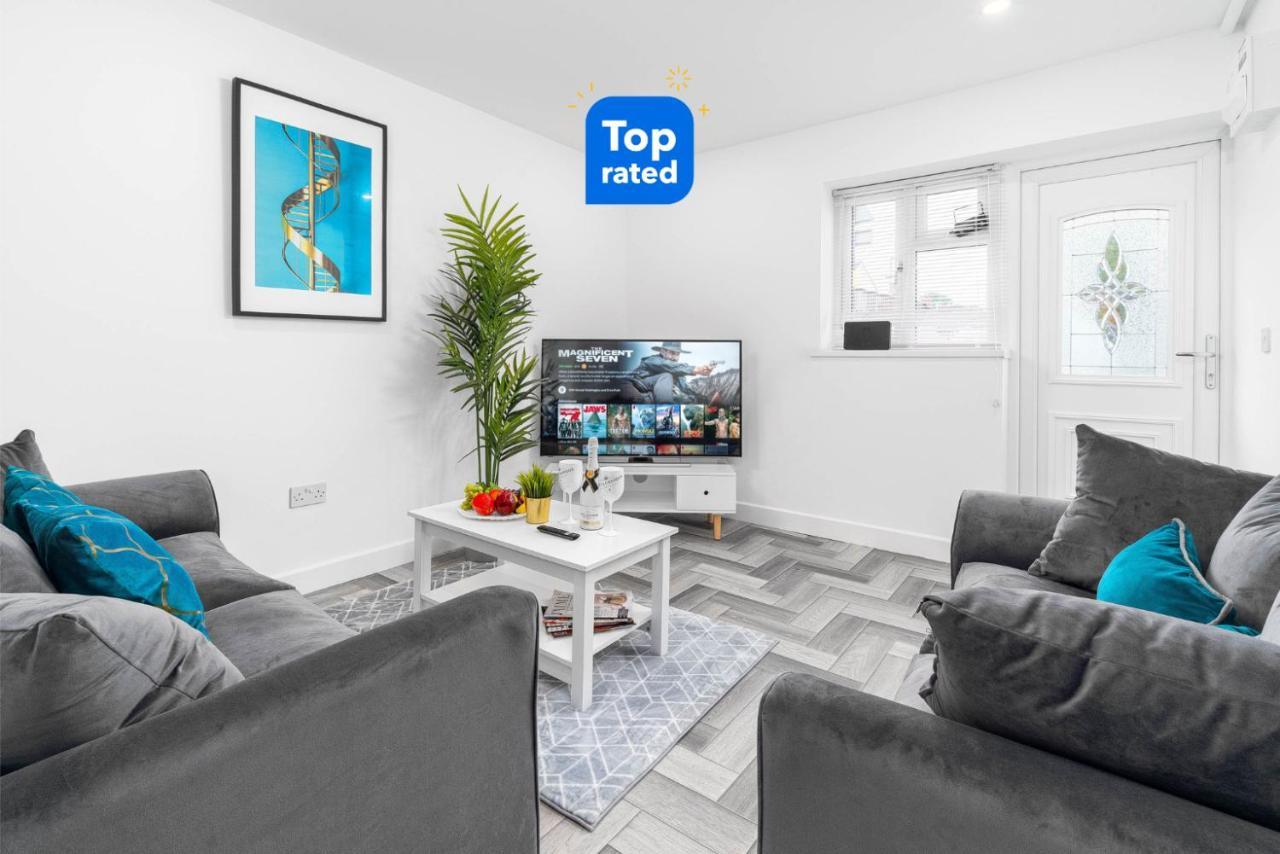 Brand New 5 Bedroom House l 10 Guests l Parking l Garden l Smart TV l WIFI l Perfect for Contractors Birmingham Extérieur photo