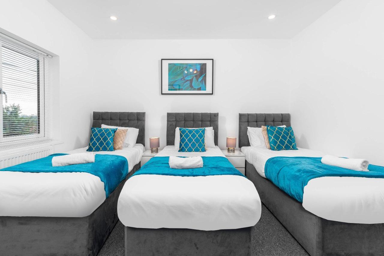 Brand New 5 Bedroom House l 10 Guests l Parking l Garden l Smart TV l WIFI l Perfect for Contractors Birmingham Extérieur photo