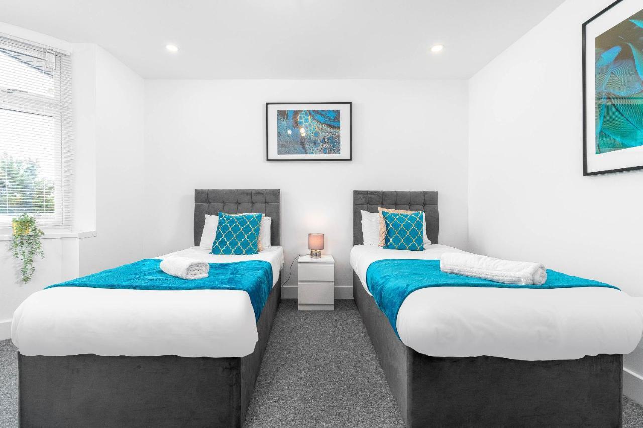 Brand New 5 Bedroom House l 10 Guests l Parking l Garden l Smart TV l WIFI l Perfect for Contractors Birmingham Extérieur photo