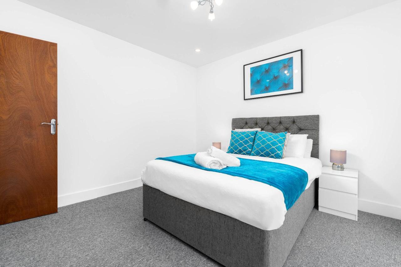 Brand New 5 Bedroom House l 10 Guests l Parking l Garden l Smart TV l WIFI l Perfect for Contractors Birmingham Extérieur photo