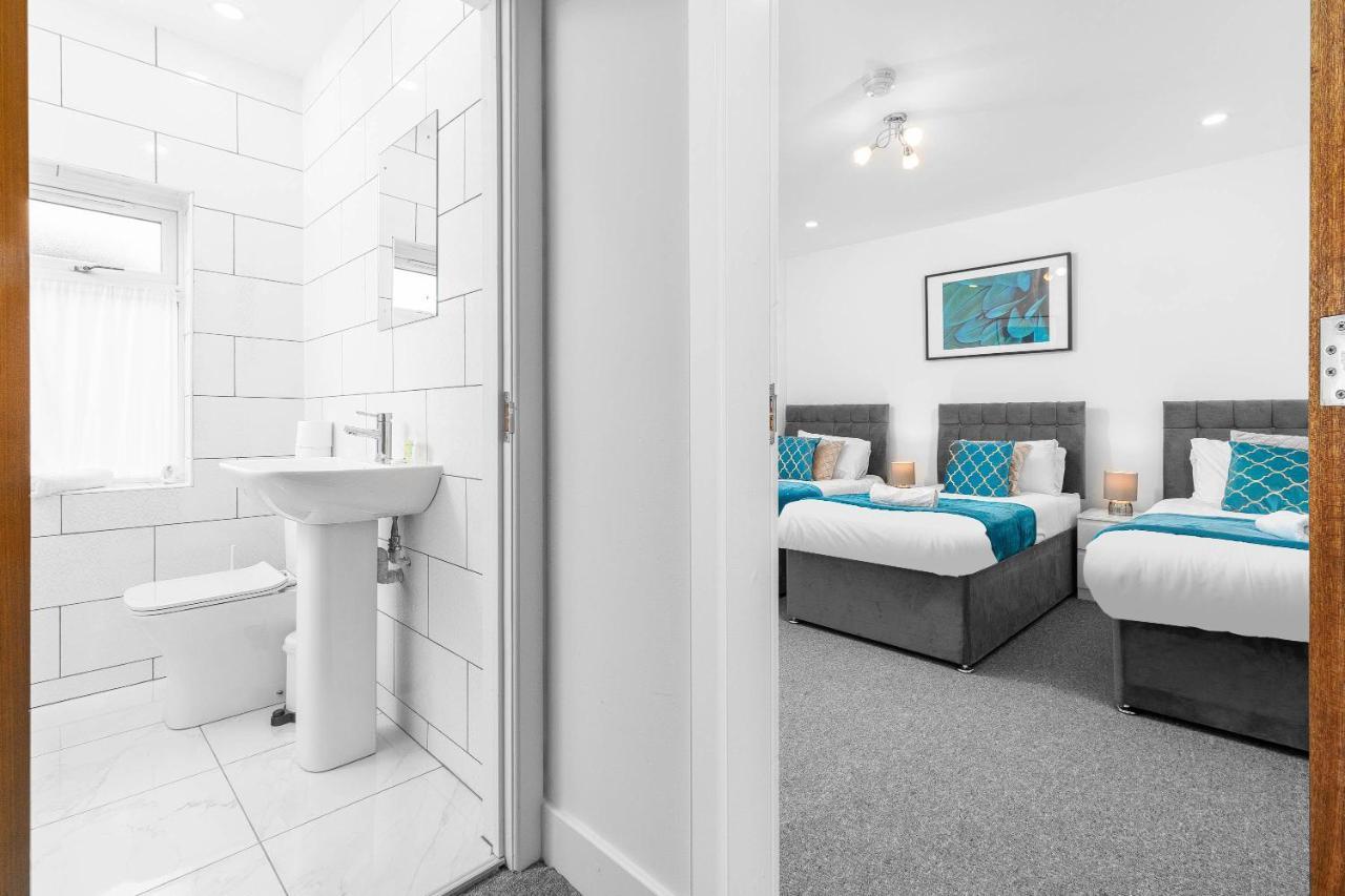 Brand New 5 Bedroom House l 10 Guests l Parking l Garden l Smart TV l WIFI l Perfect for Contractors Birmingham Extérieur photo